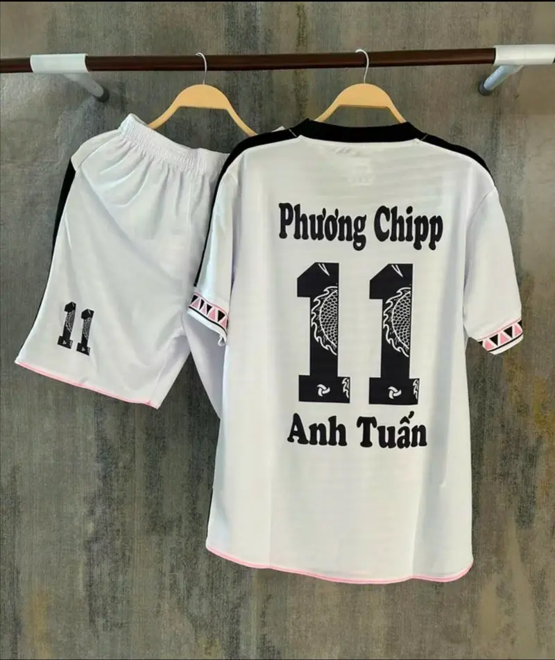 Bộ Quần Áo Bóng Đá "JP Trắng Viền Hồng"