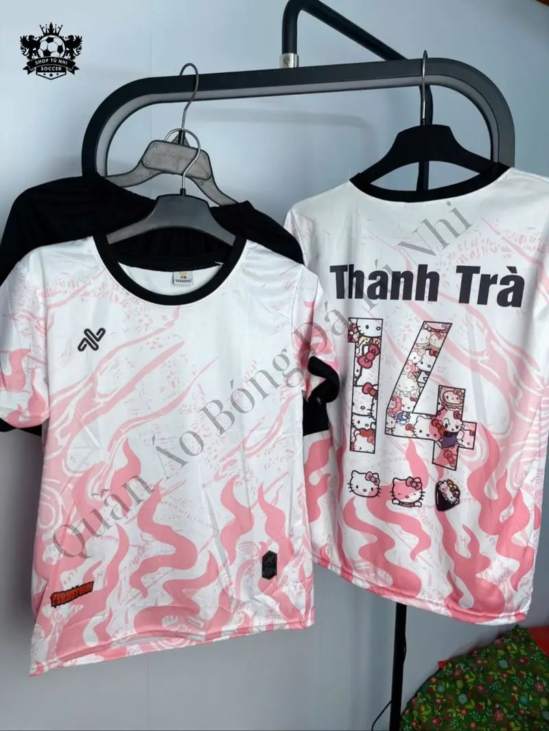 Bộ Quần Áo Bóng Đá "AMAC Lửa" Lồng Hình Hello Kitty