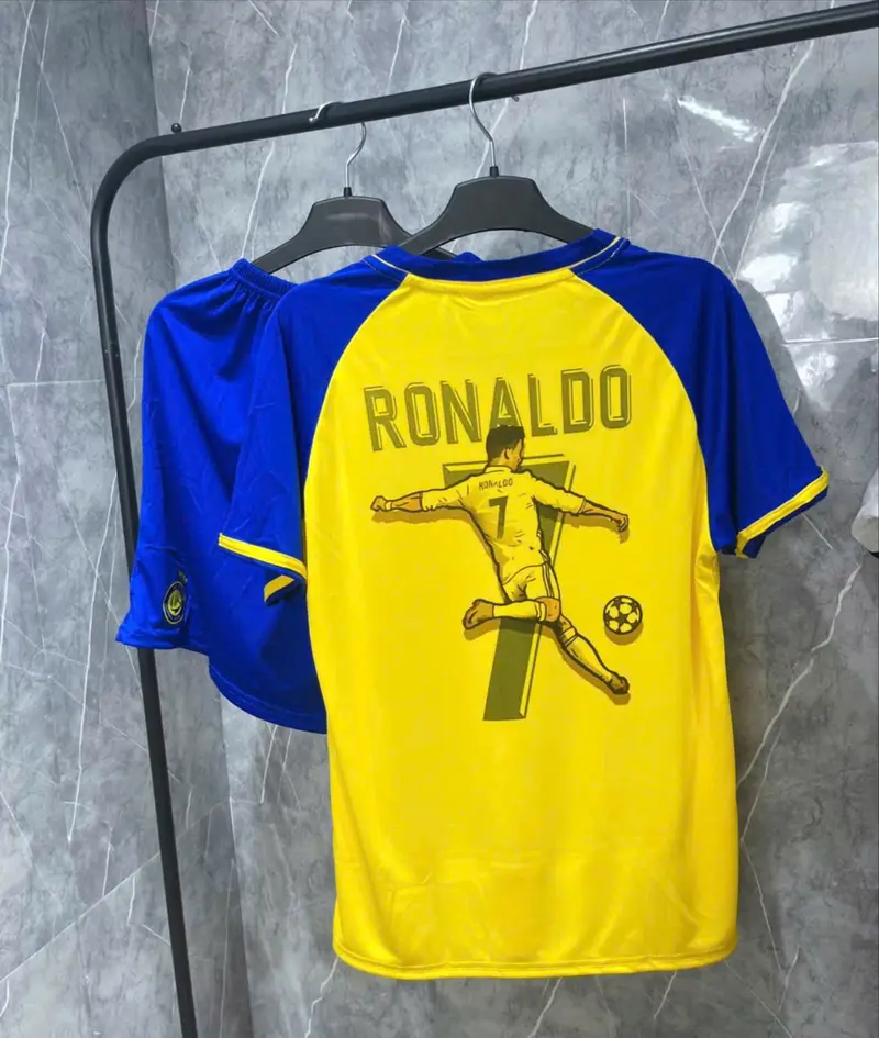 Bộ Quần Áo Bóng Đá "ALL Nass Vàng" Lồng Hình RONALDO